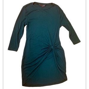 3/4 sleeve Rachel Roy twist hem tunic